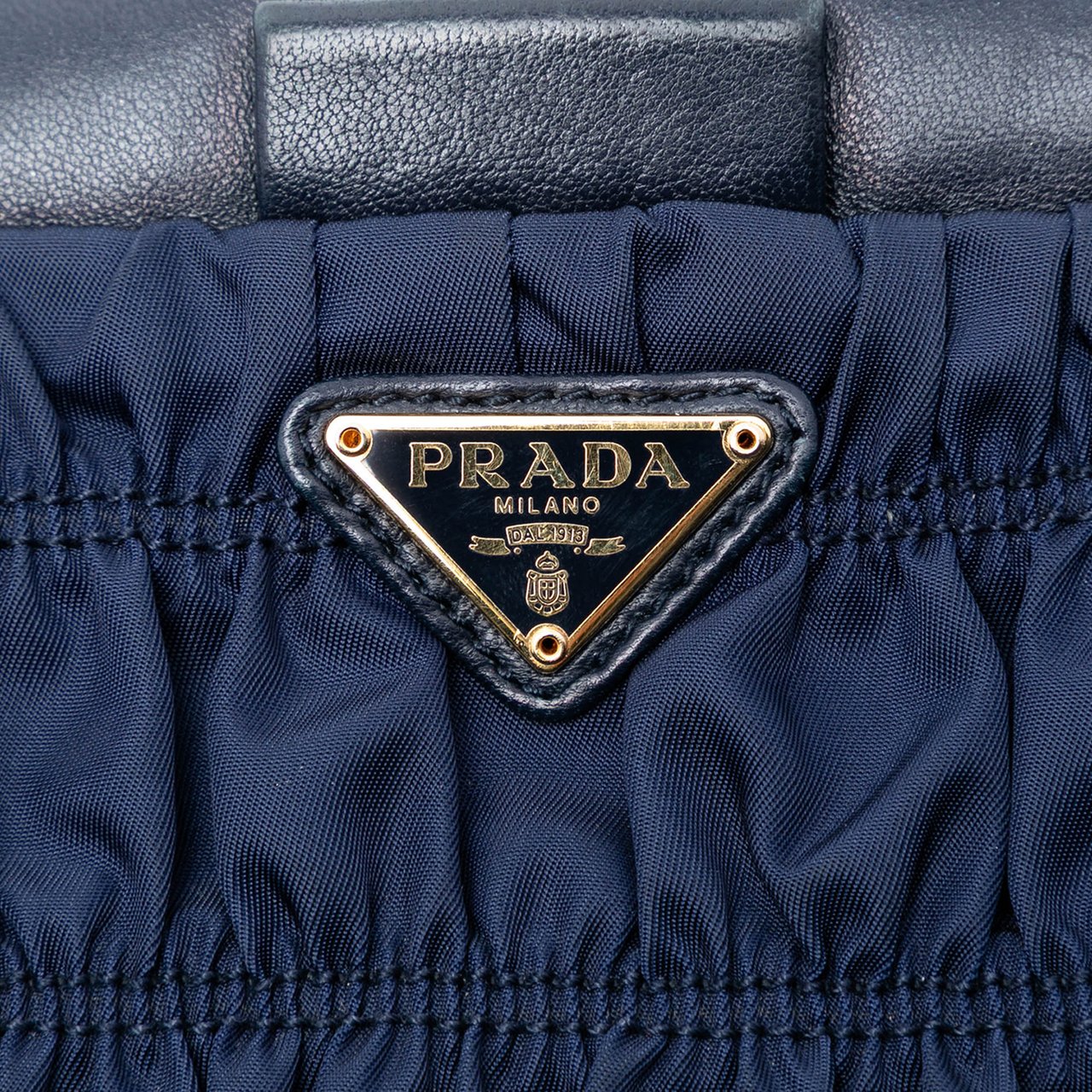 Prada Tessuto Gaufre Crossbody Blauw