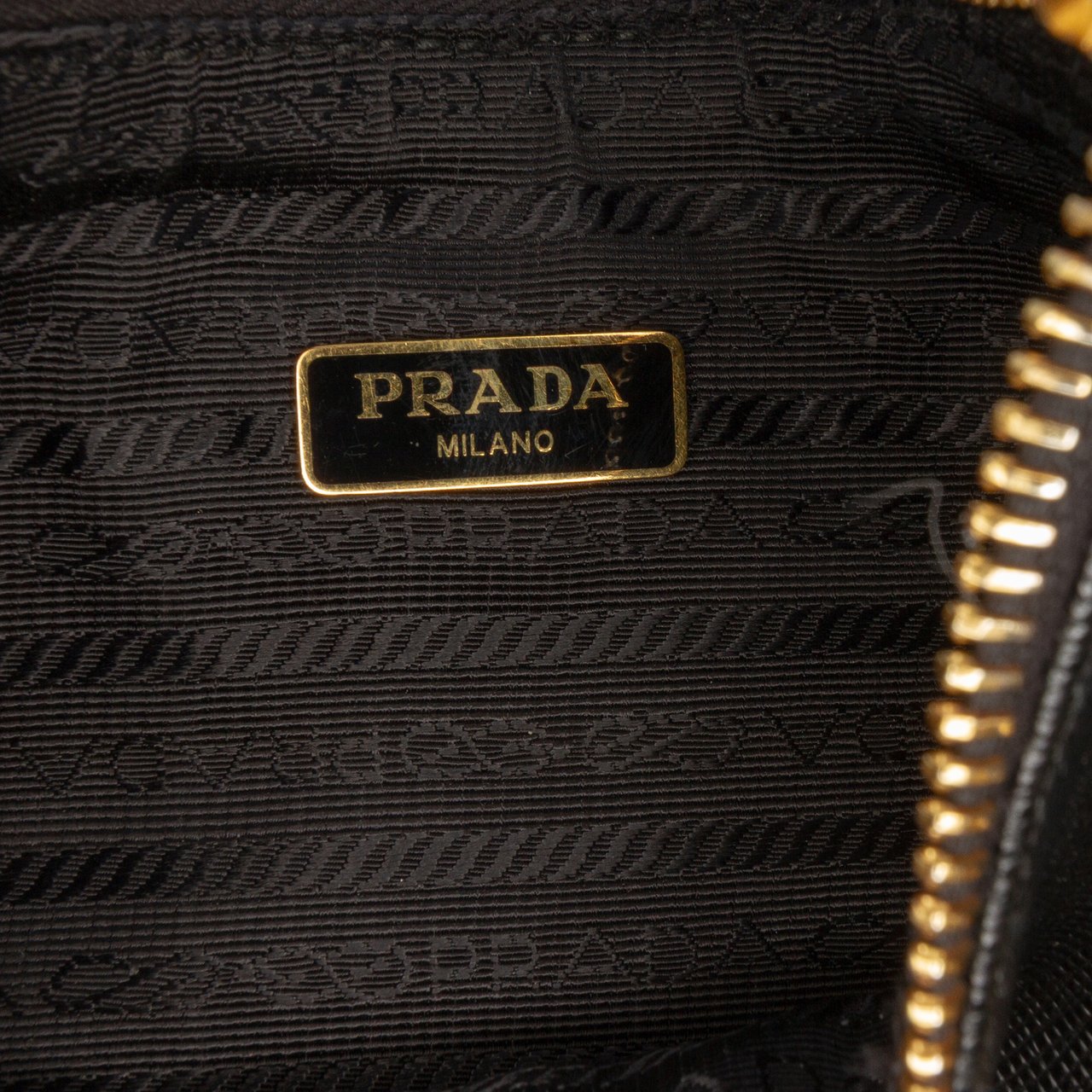 Prada Saffiano Re Edition 2005 Satchel Zwart