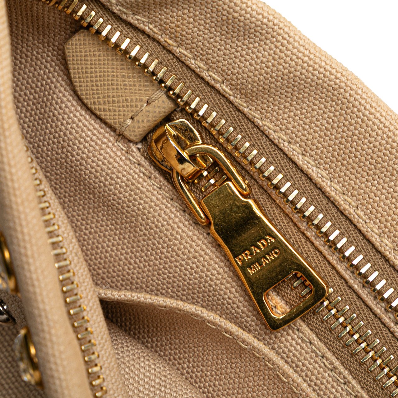 Prada Canvas Canapa Studded Vernice Clutch Bruin