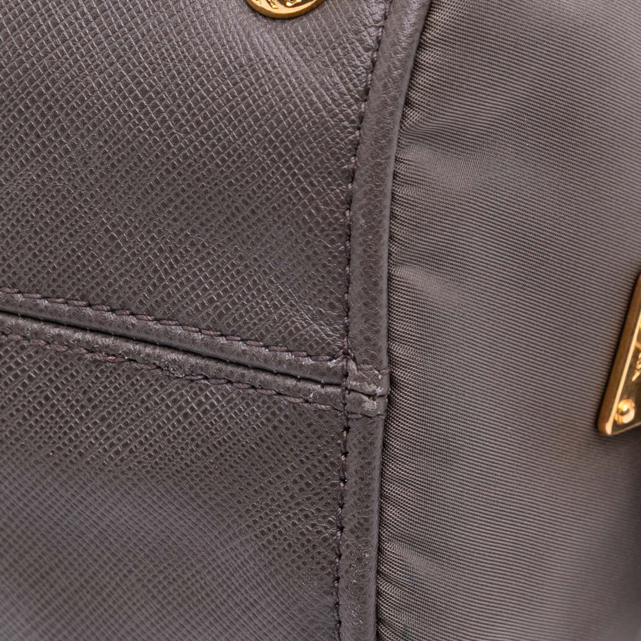 Prada Saffiano Frame Handbag Grijs