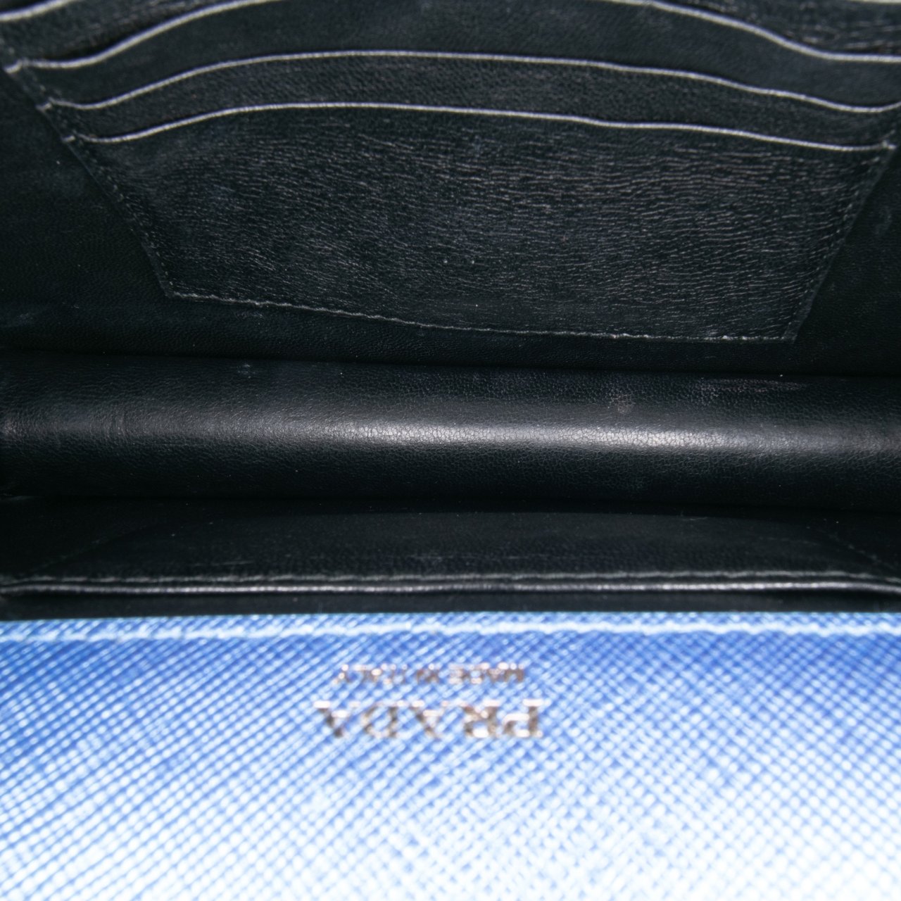 Prada Saffiano Lux Metal Bar Chain Crossbody Blauw