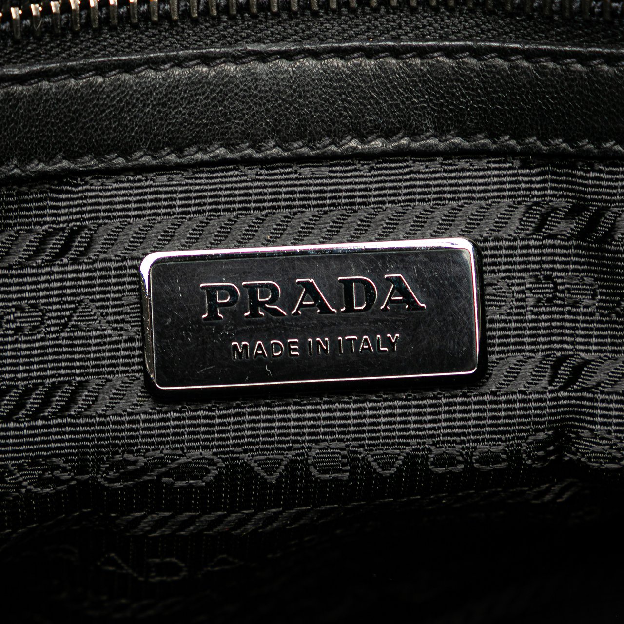 Prada Vernice Gaufre Satchel Zwart