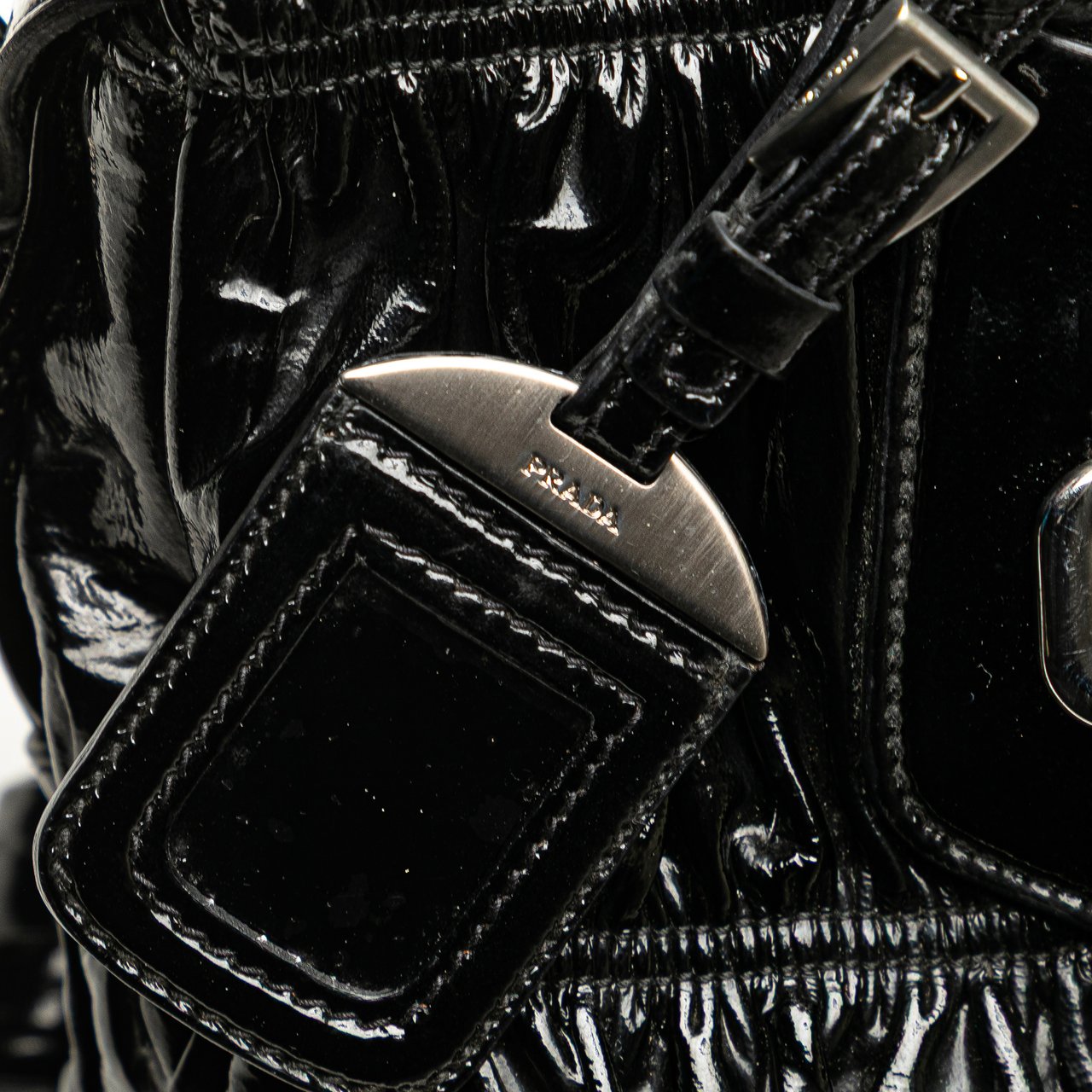 Prada Vernice Gaufre Satchel Zwart