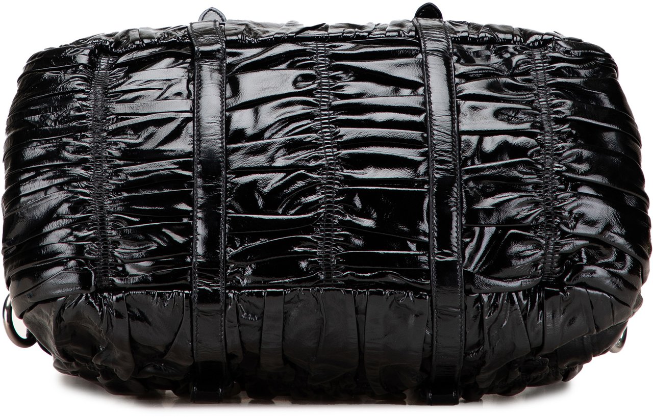 Prada Vernice Gaufre Satchel Zwart