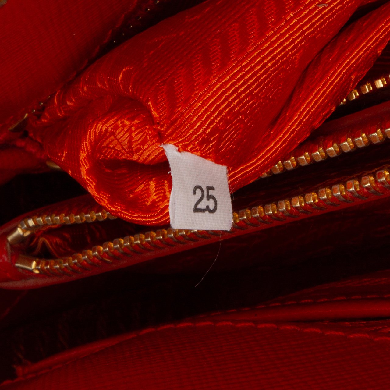 Prada Medium Saffiano Vernice Promenade Satchel Oranje