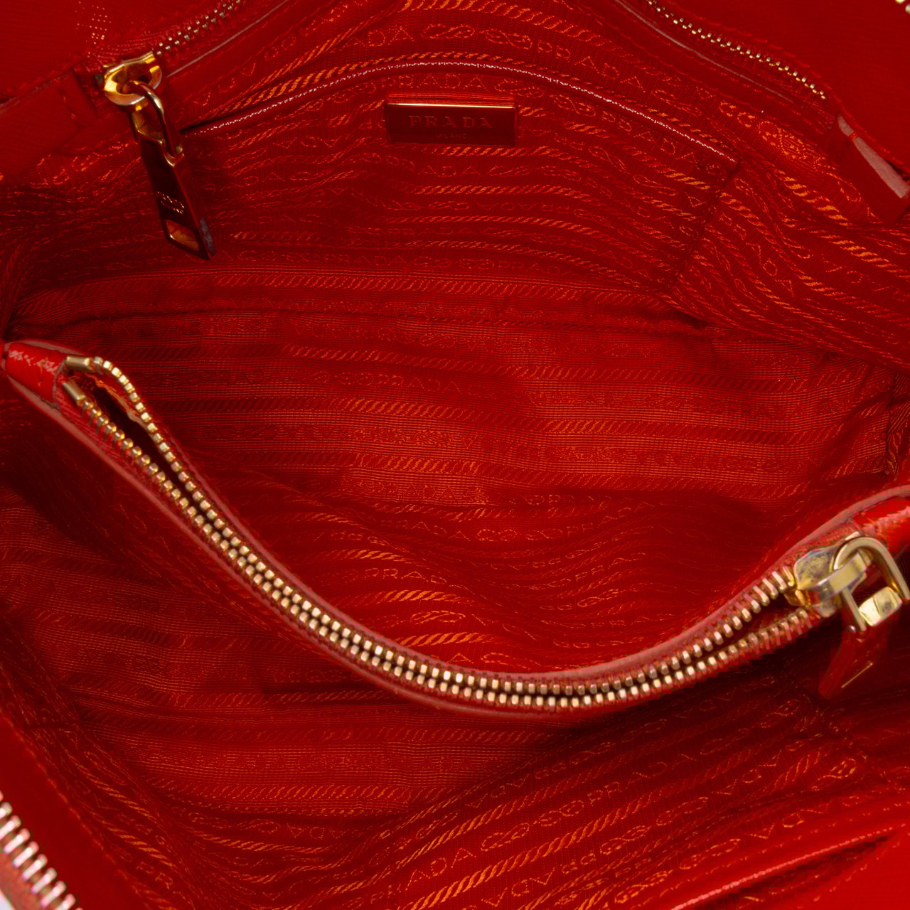 Prada Medium Saffiano Vernice Promenade Satchel Oranje