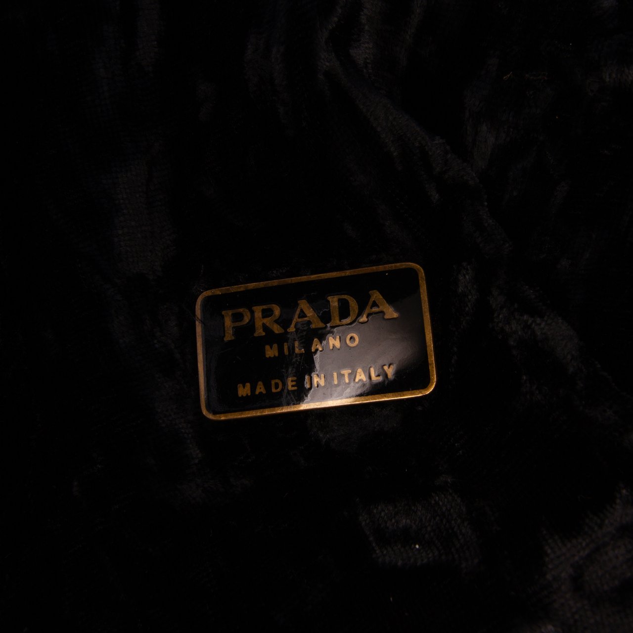 Prada Velvet Shoulder Bag Zwart