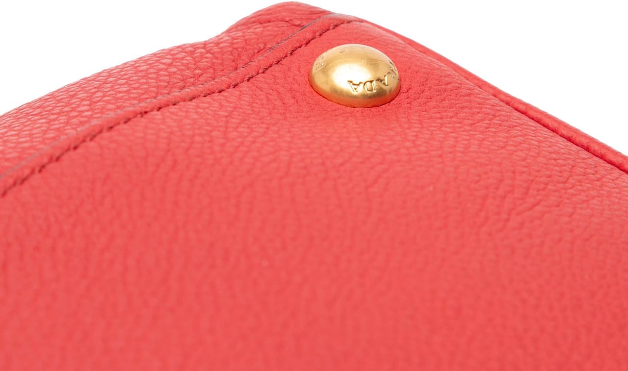 Prada Vitello Daino Open Convertible Tote Rood