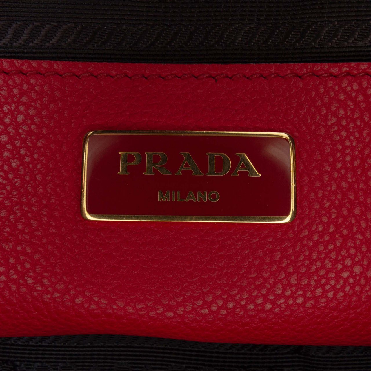 Prada Vitello Daino Open Convertible Tote Rood