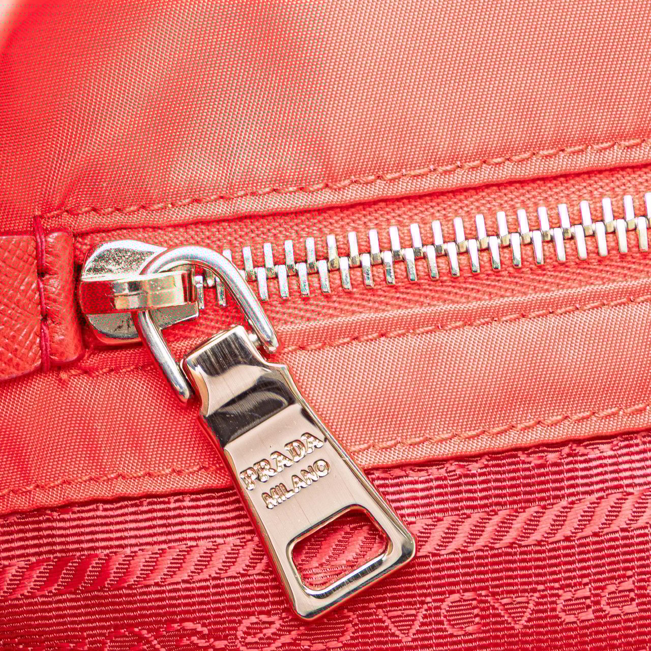 Prada Saffiano Trimmed Tessuto Open Convertible Tote Rood