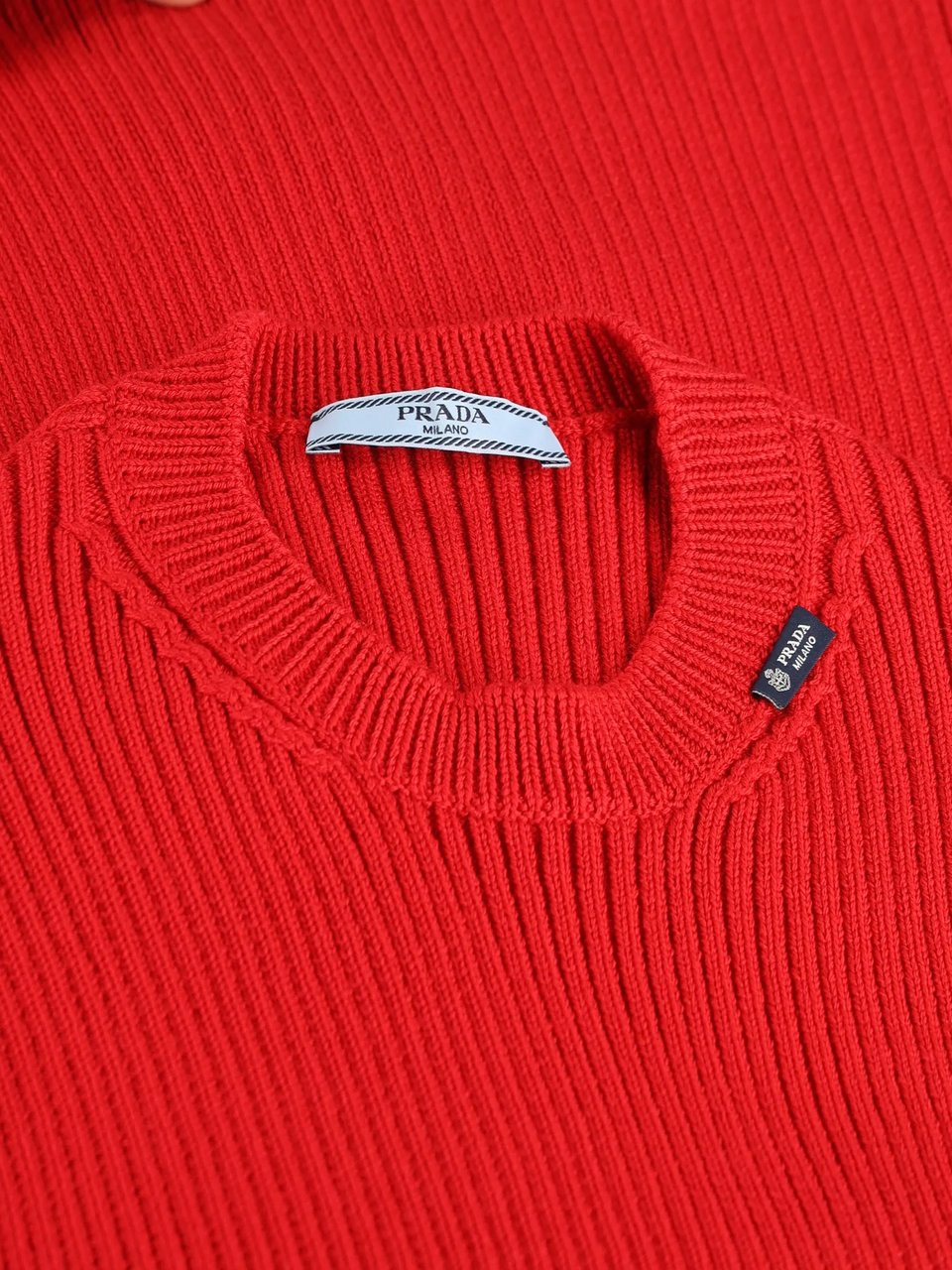 Prada Fitted Ribbed Top With Round Neckline And Subtle Branding Rood