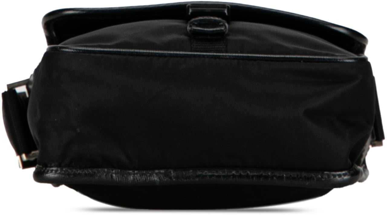 Prada Tessuto Buckle Messenger Bag Zwart