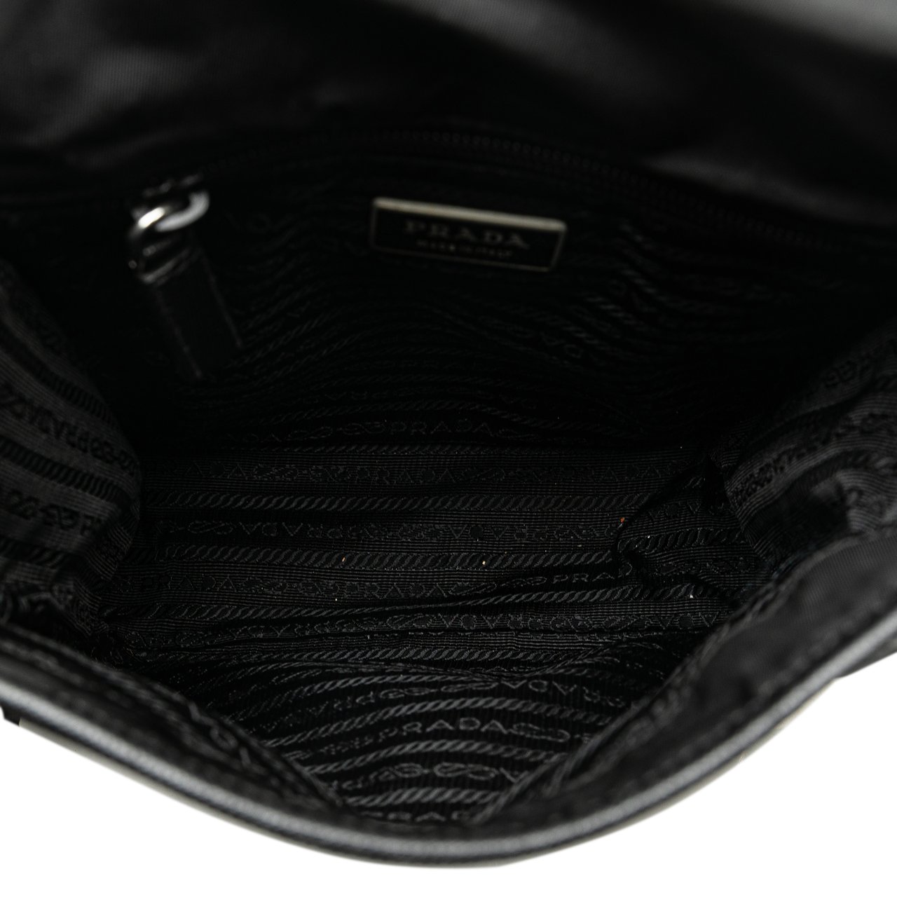 Prada Tessuto Buckle Messenger Bag Zwart