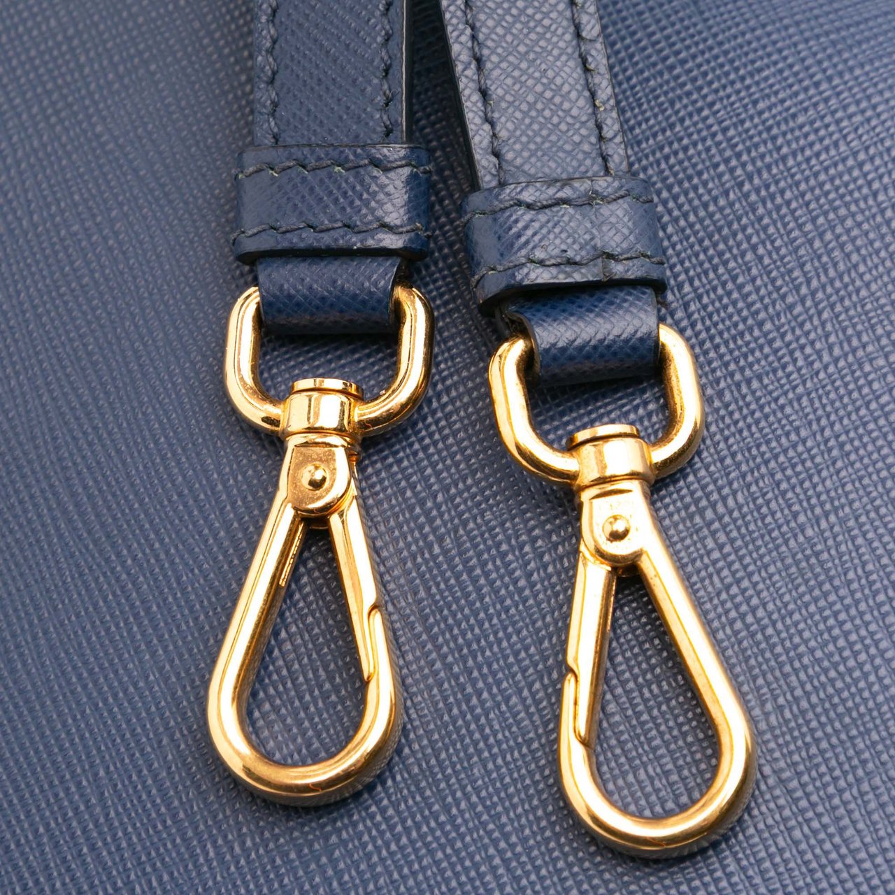 Prada Medium Saffiano Lux Promenade Satchel Blauw
