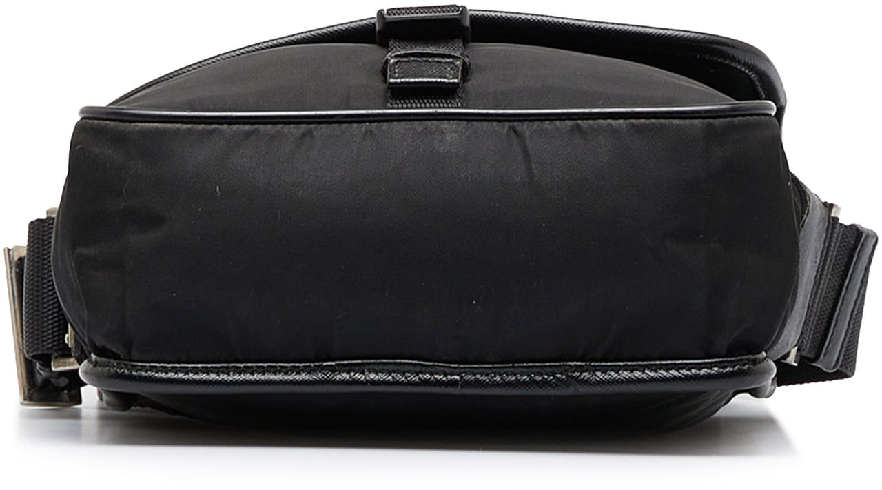 Prada Tessuto Buckle Messenger Bag Zwart