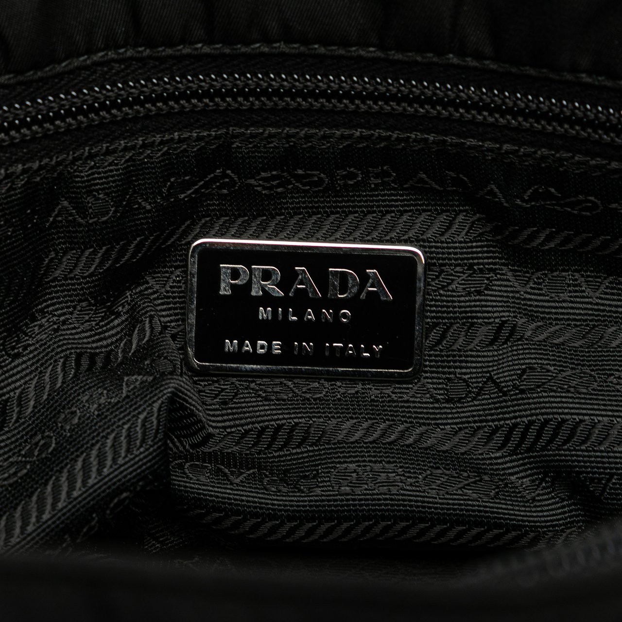 Prada Tessuto Tote Zwart