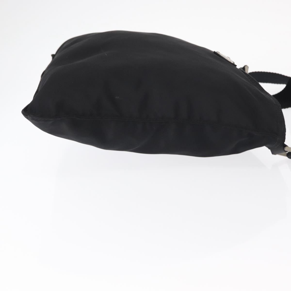 Prada Prada Zip Messenger Bag Tessuto Medium Zwart