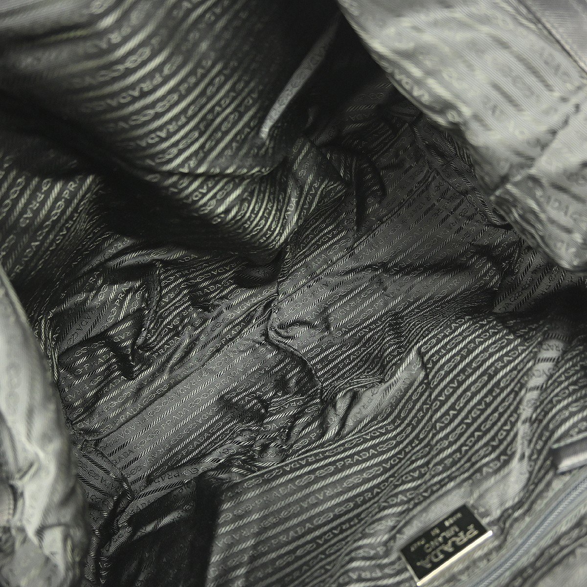 Prada Prada Weekend Duffle Bag Tessuto with Saffiano Leather Large Zwart