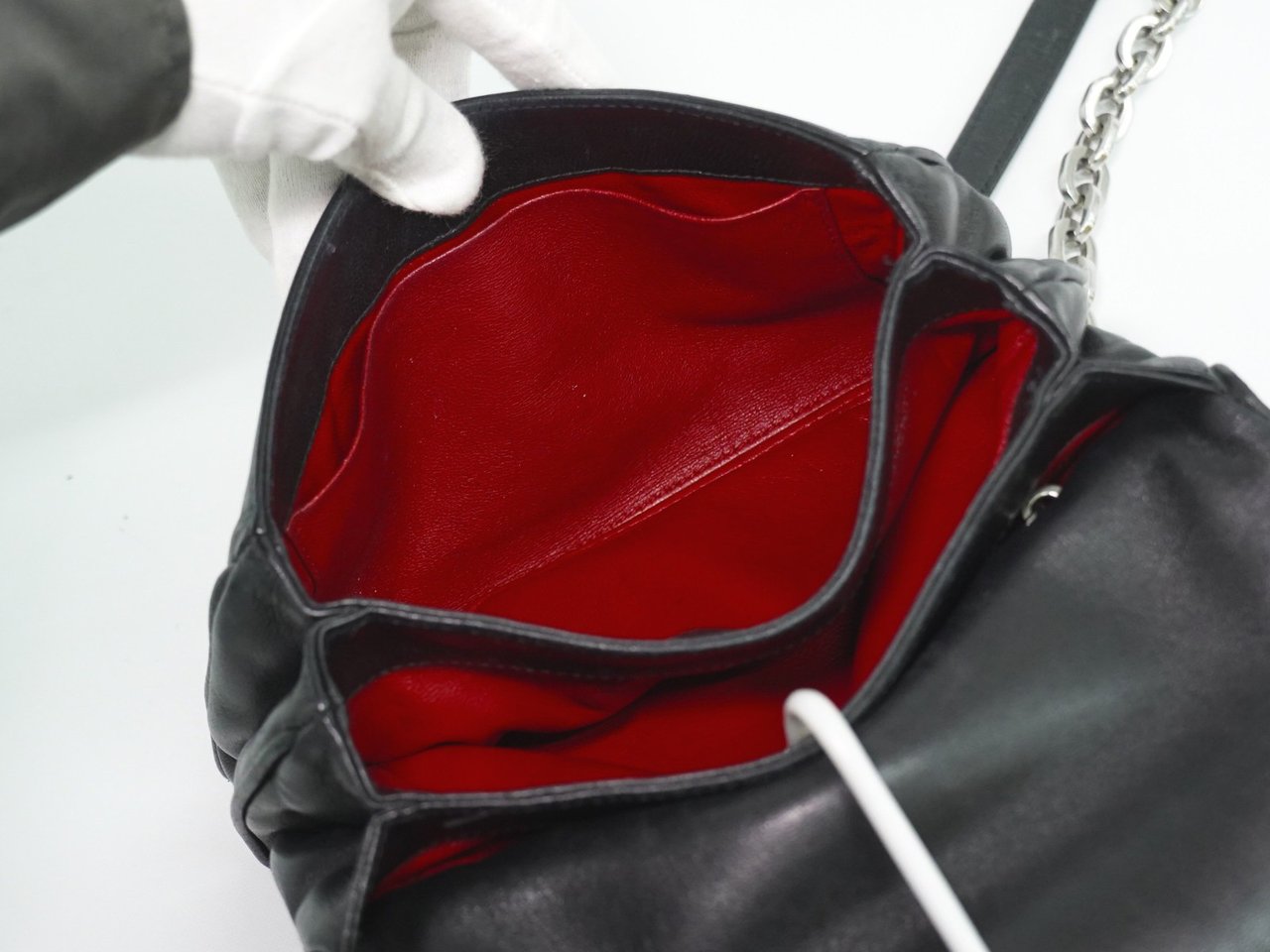 Prada Compartment Chain Flap Nappa Gaufre Small Zwart