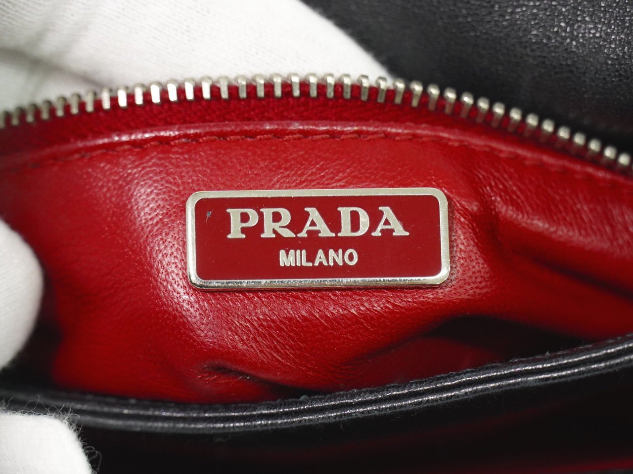 Prada Compartment Chain Flap Nappa Gaufre Small Zwart