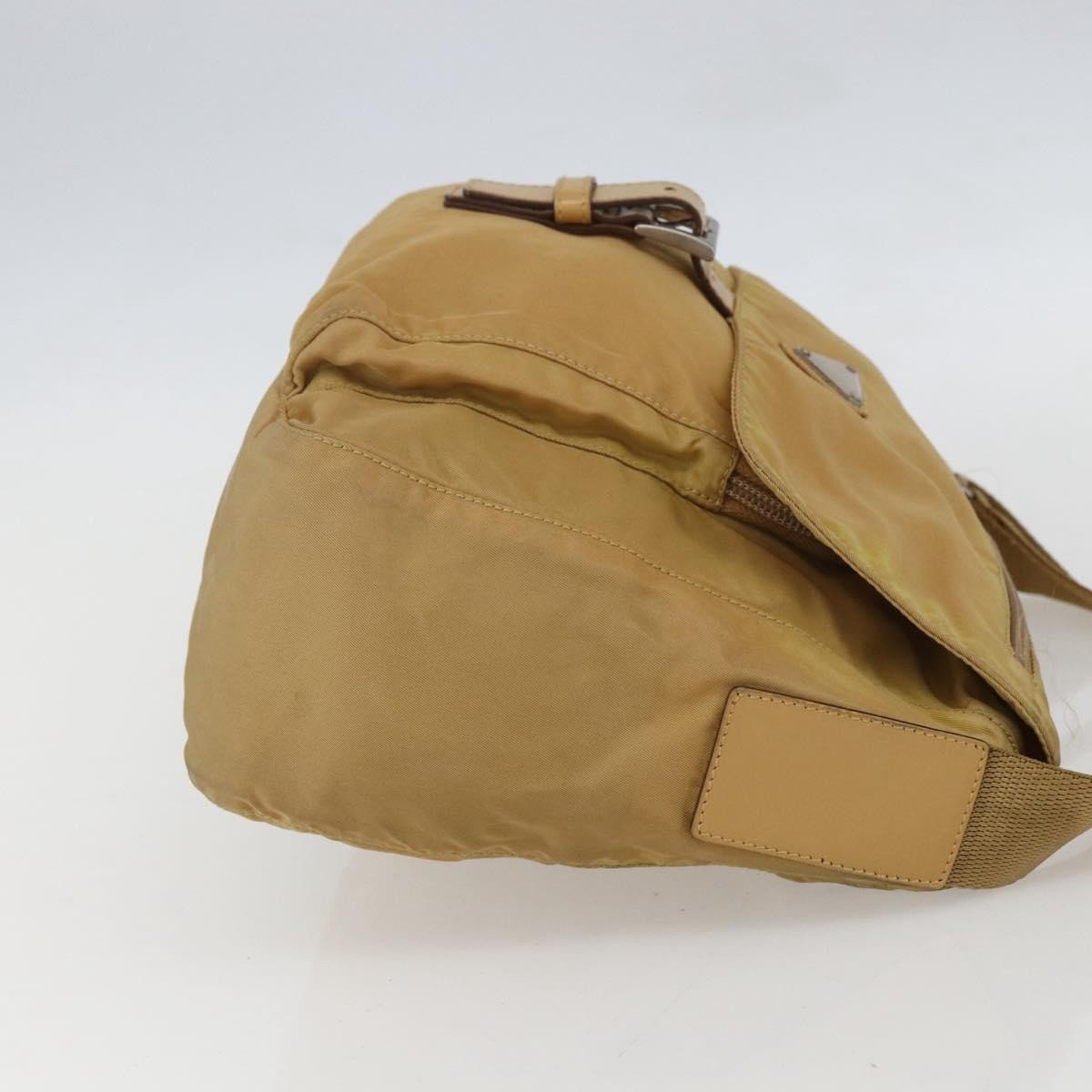 Prada Prada Buckle Messenger Bag Tessuto Medium Zwart