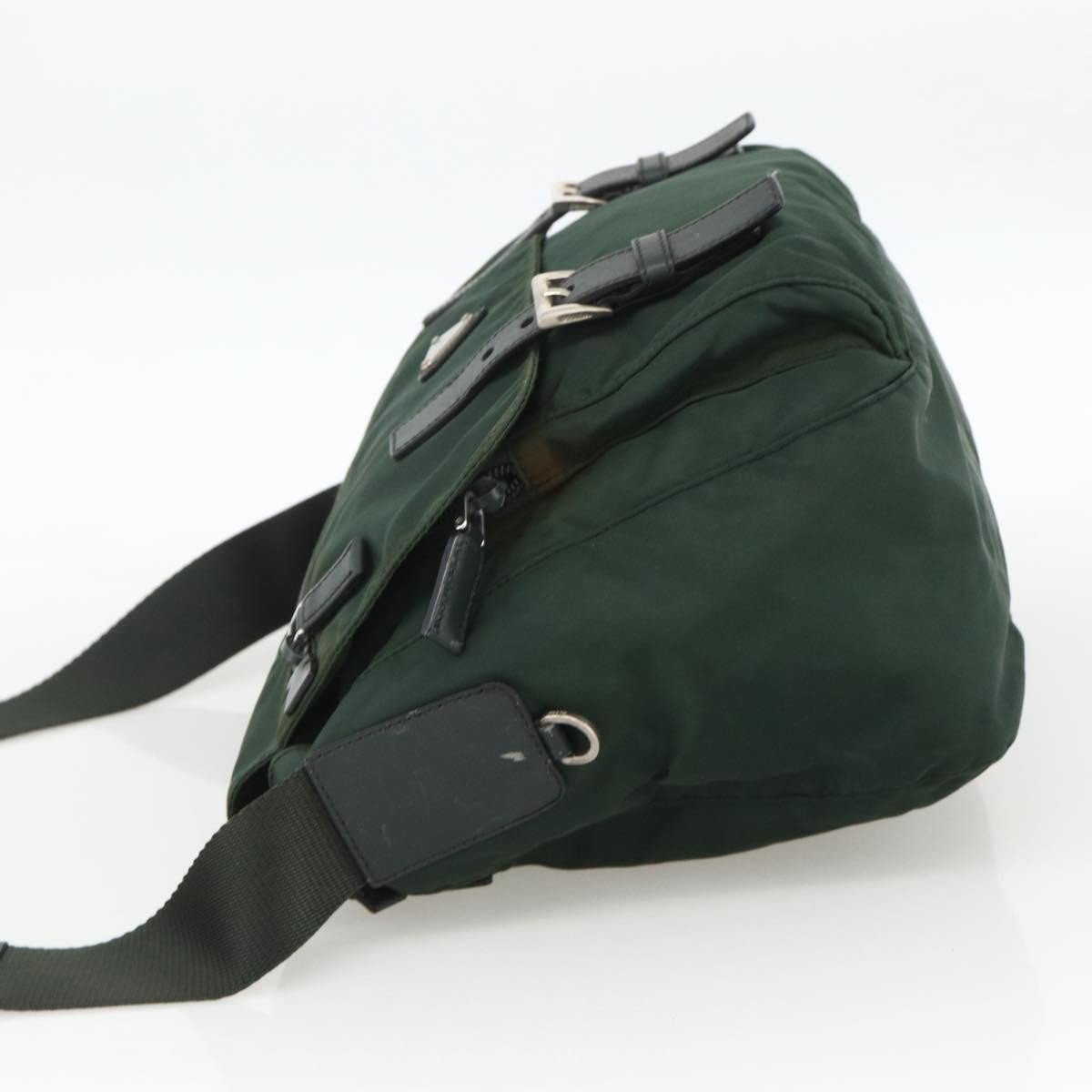 Prada Prada Zip Buckle Messenger Bag Tessuto Medium Rood