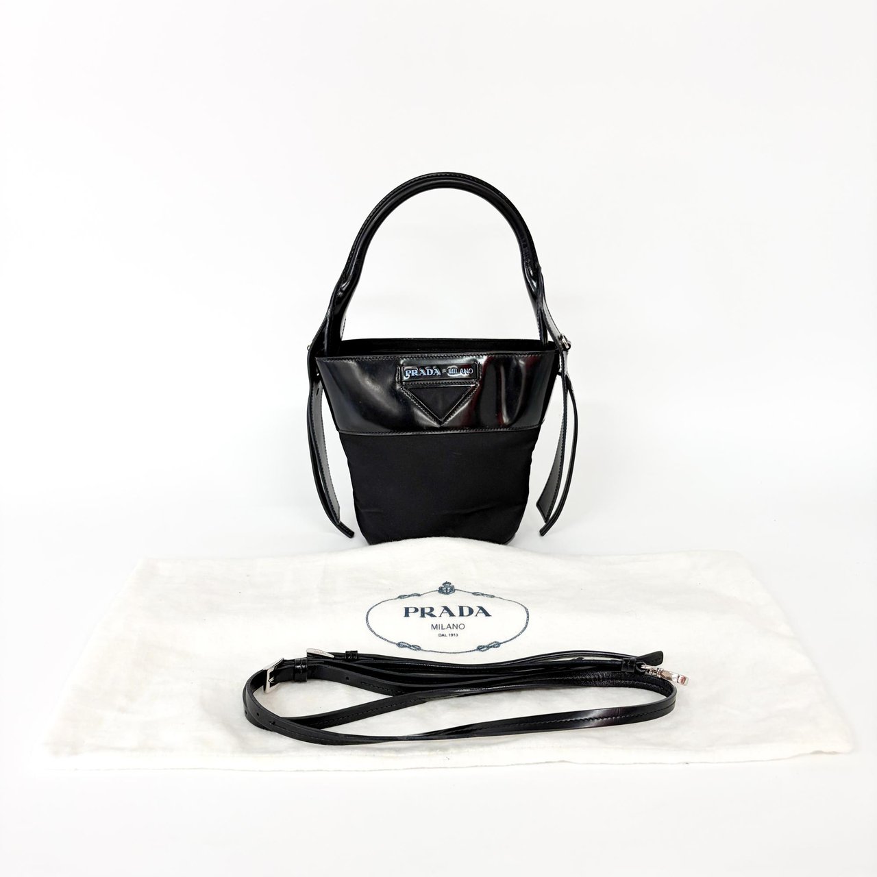 Prada Prada Ouverture Bucket Bag Tessuto Zwart