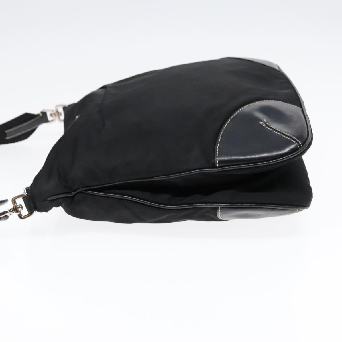 Prada Prada Zip Messenger Bag Tessuto with Leather Medium Zwart