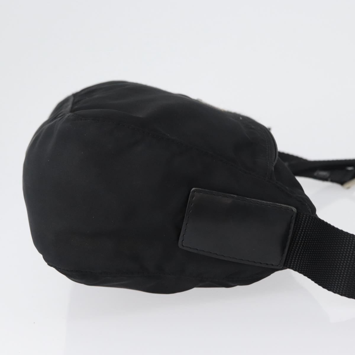 Prada Prada Front Zip Shoulder Bag Tessuto Medium Zwart