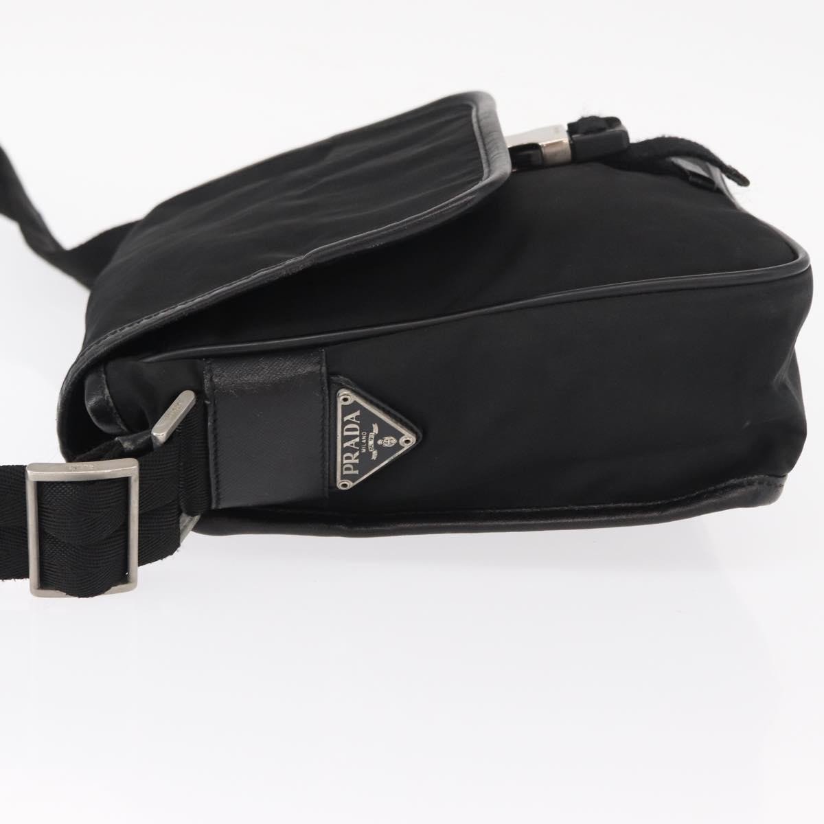 Prada Prada Logo Flap Messenger Bag Tessuto Small Zwart