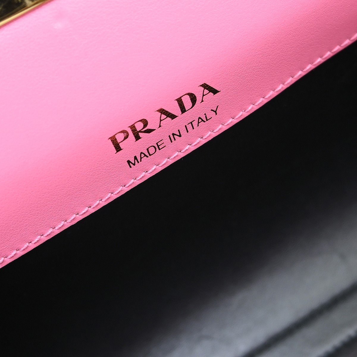 Prada Double Handle Satchel Vitello Daino Large Roze