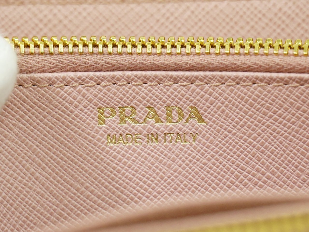 Prada Prada Bow Zip Around Wallet Saffiano Leather Long Roze