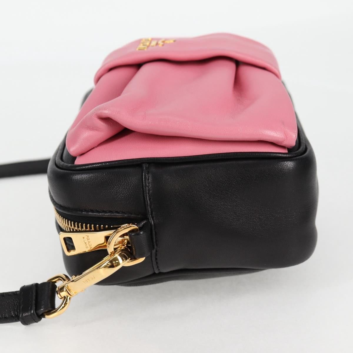 Prada Prada Bow Camera Crossbody Bag Nappa Leather Zwart