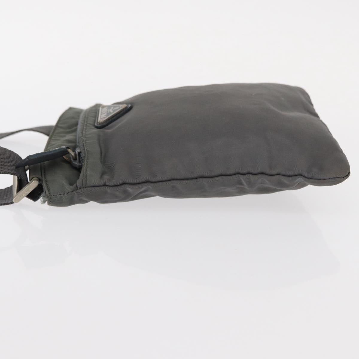 Prada Prada Ball Hobo Tessuto small Grijs