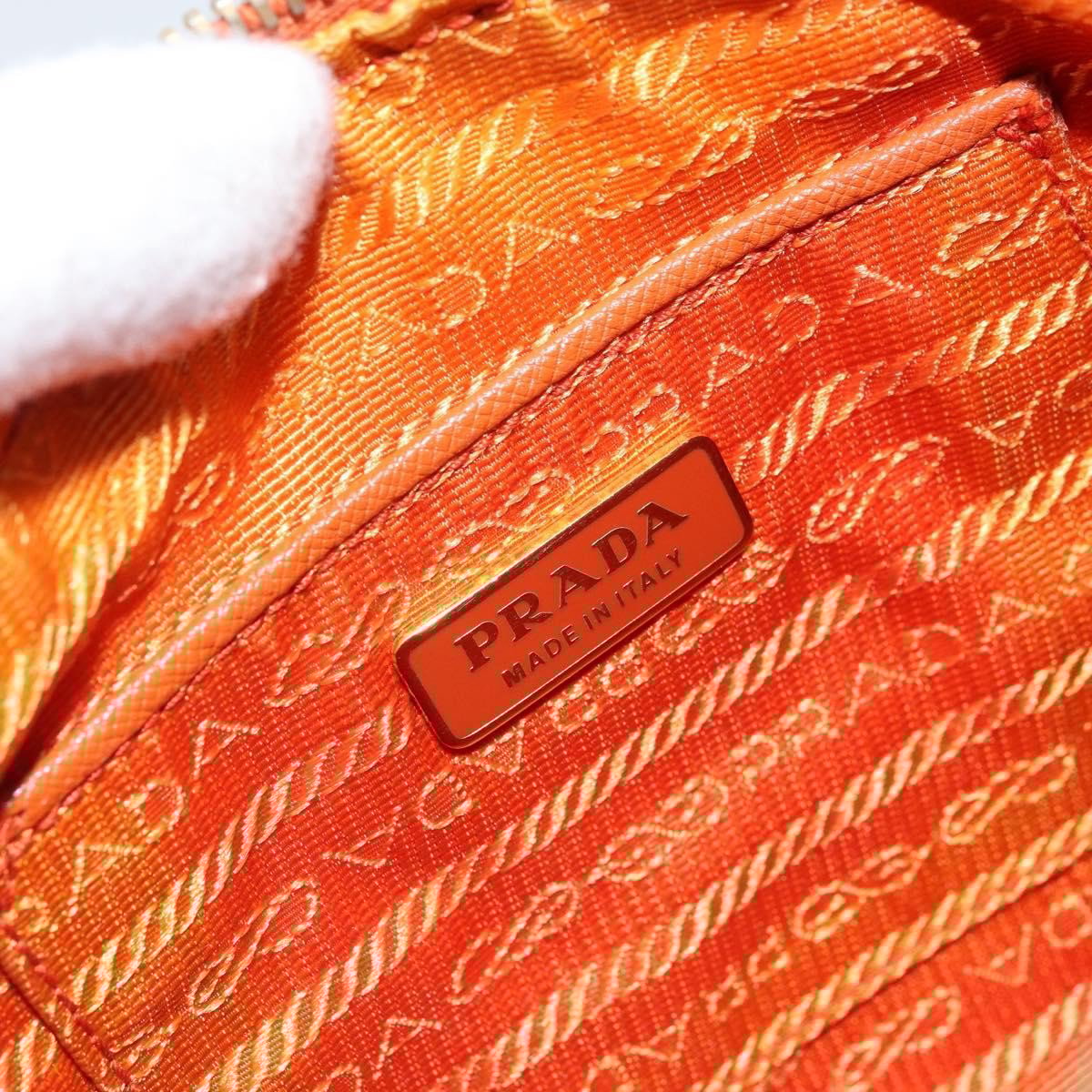 Prada Prada Front Zip Hobo Tessuto Small Oranje