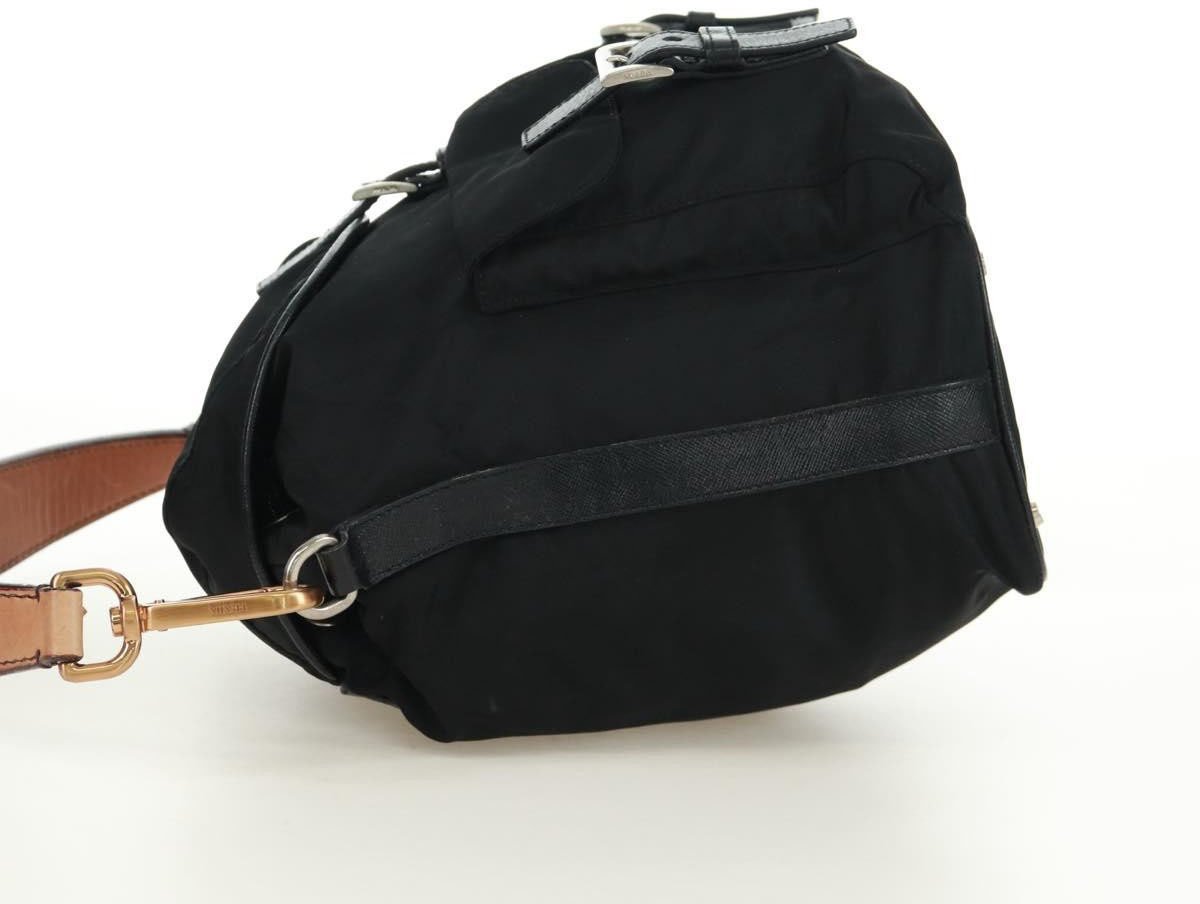 Prada Prada Double Pocket Drawstring Shoulder Bag Tessuto Zwart