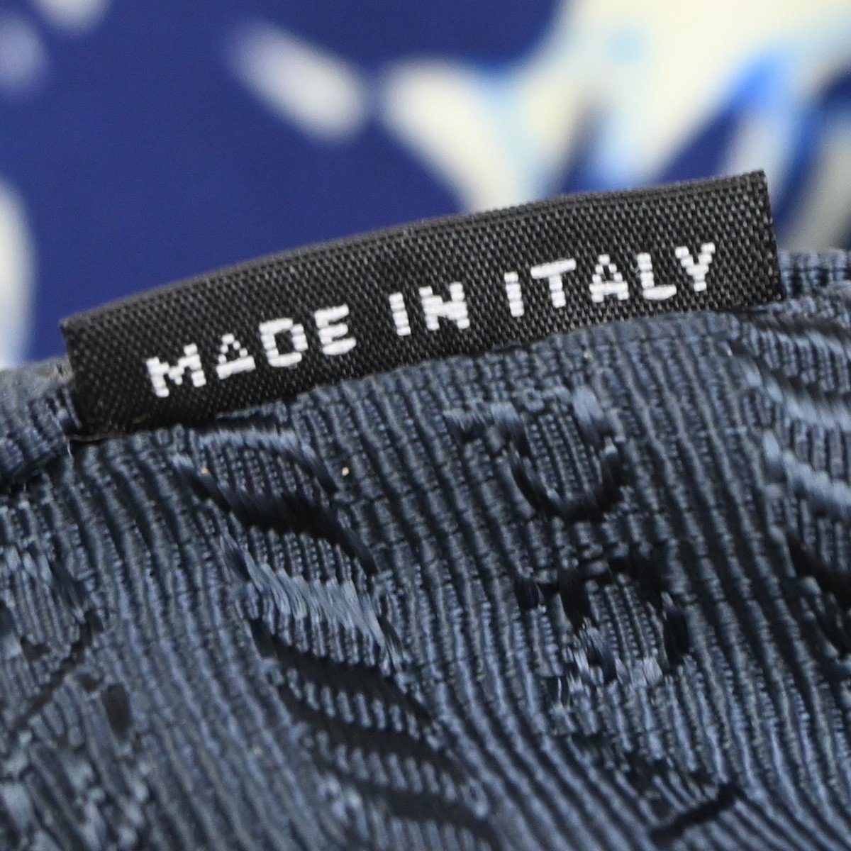 Prada Prada Convertible Zip Tote Printed Tessuto Medium Blauw