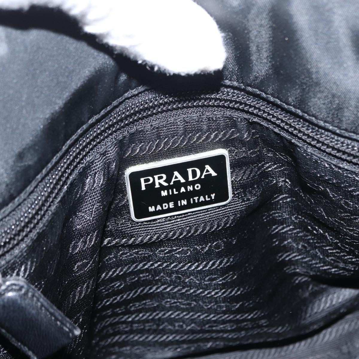 Prada Prada Vintage Chain Shoulder Bag Tessuto Zwart