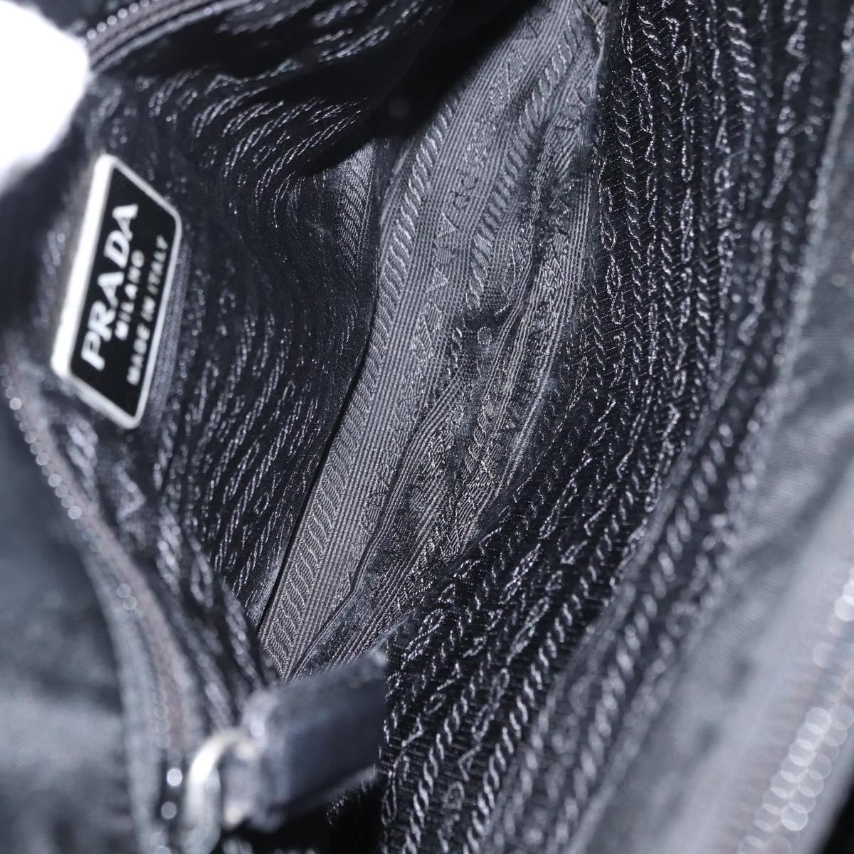 Prada Prada Vintage Chain Shoulder Bag Tessuto Zwart