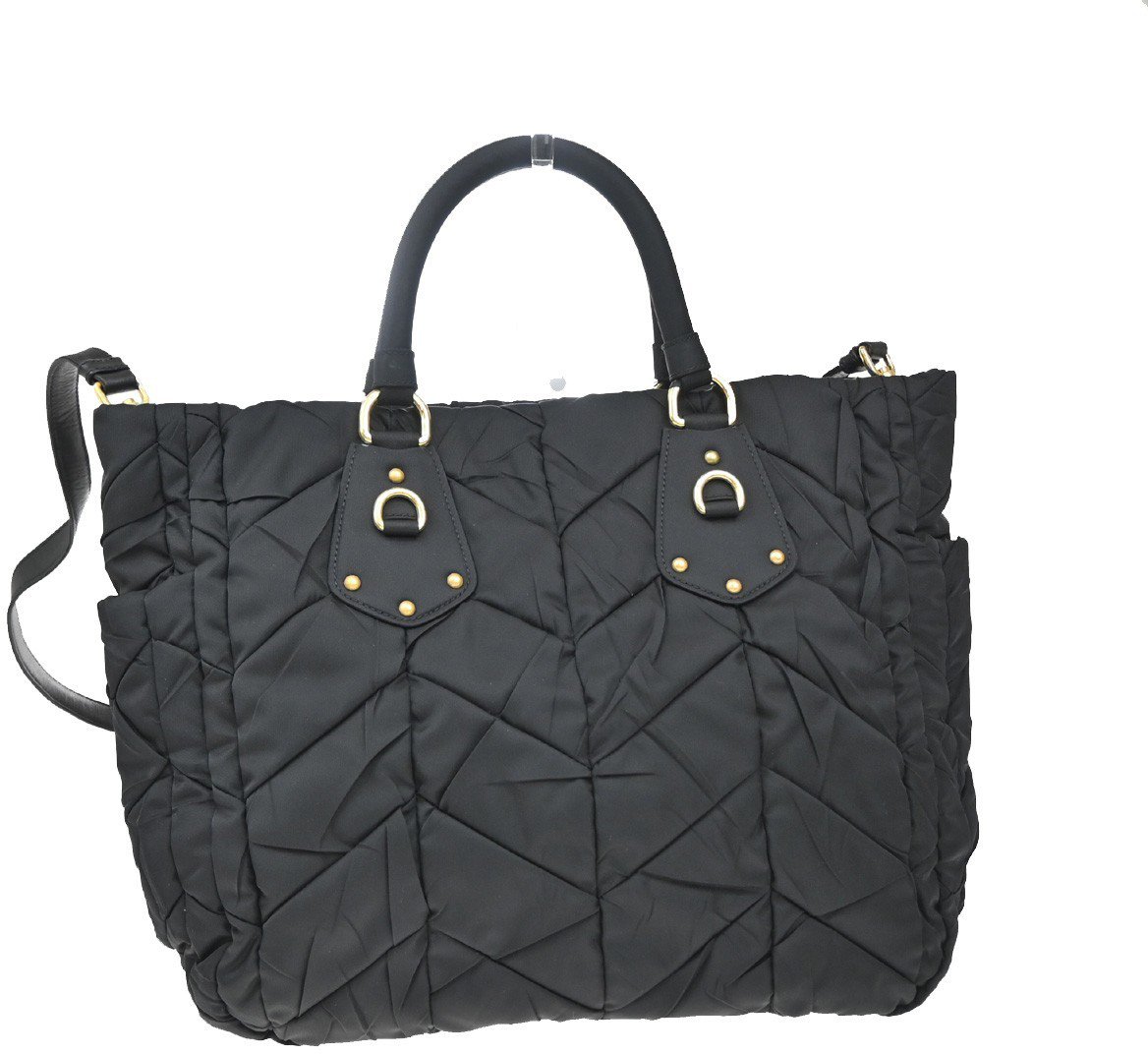 Prada Prada Convertible Side Pocket Tote Chevron Tessuto Medium Zwart