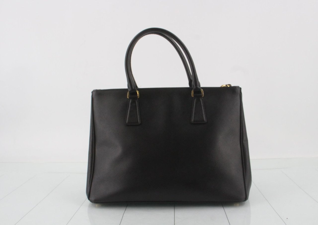 Prada Prada Galleria Double Zip Tote Leather Medium Zwart