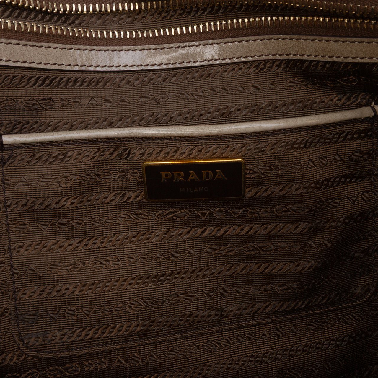 Prada Large Spazzolato Fume Galleria Tote Bruin