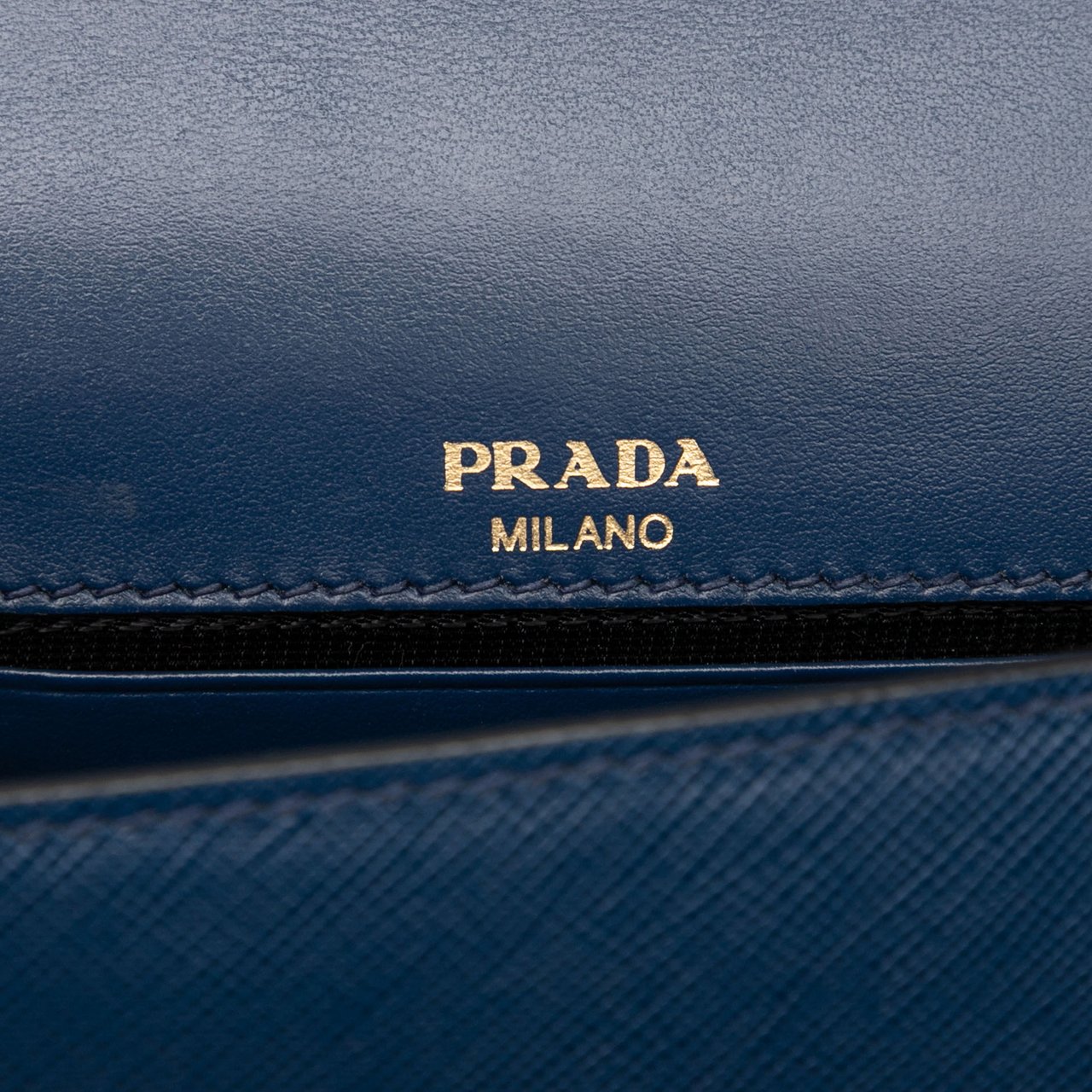Prada Saffiano Crossbdoy Blauw