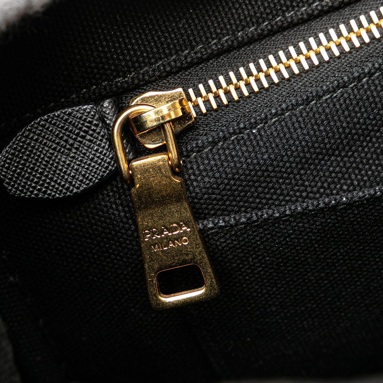 Prada Small Canvas Canapa Logo Satchel Zwart
