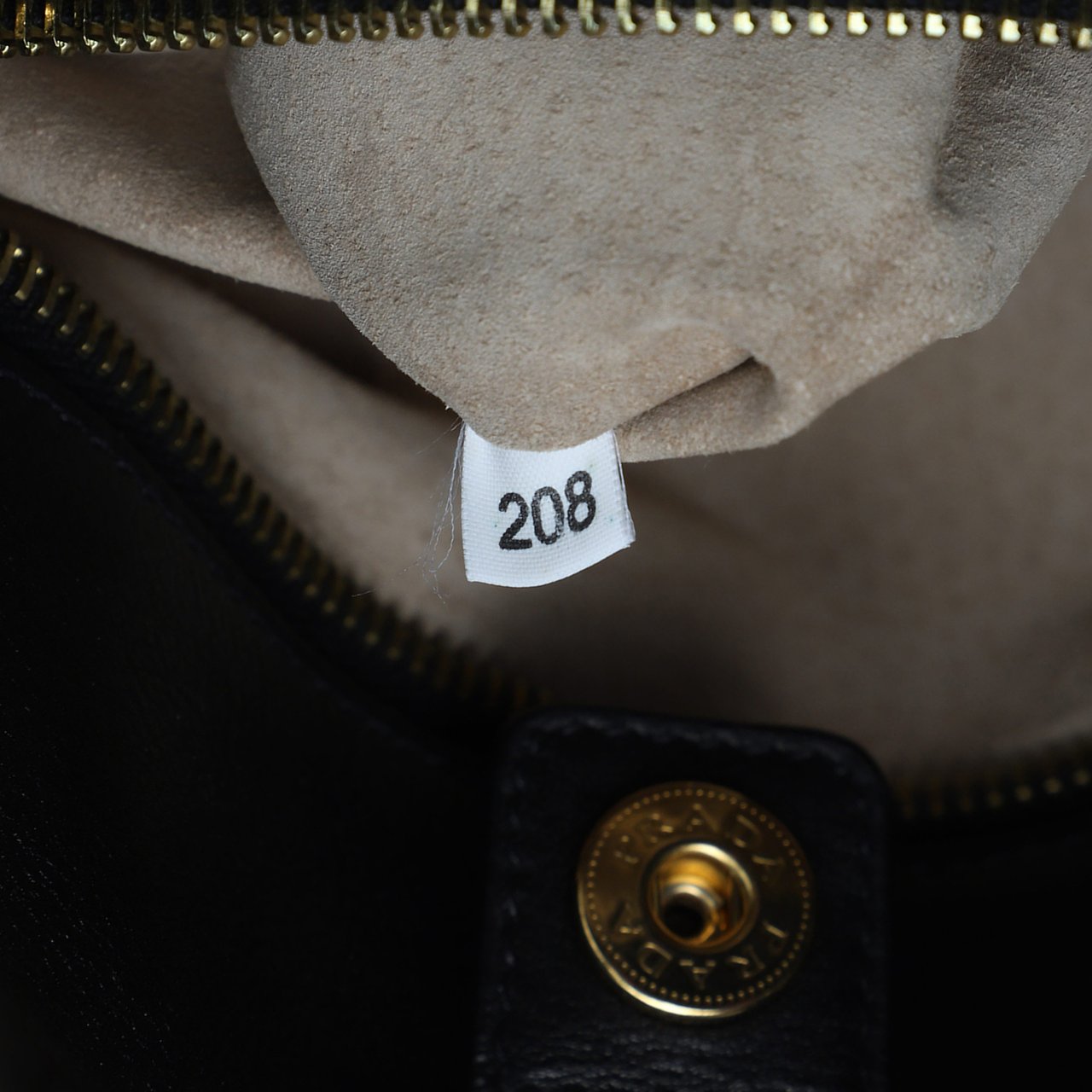 Prada Soft Calf Tote Zwart
