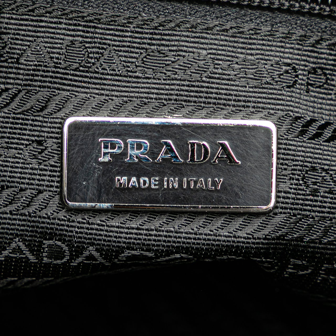 Prada Tessuto Zip Top Crossbody Zwart