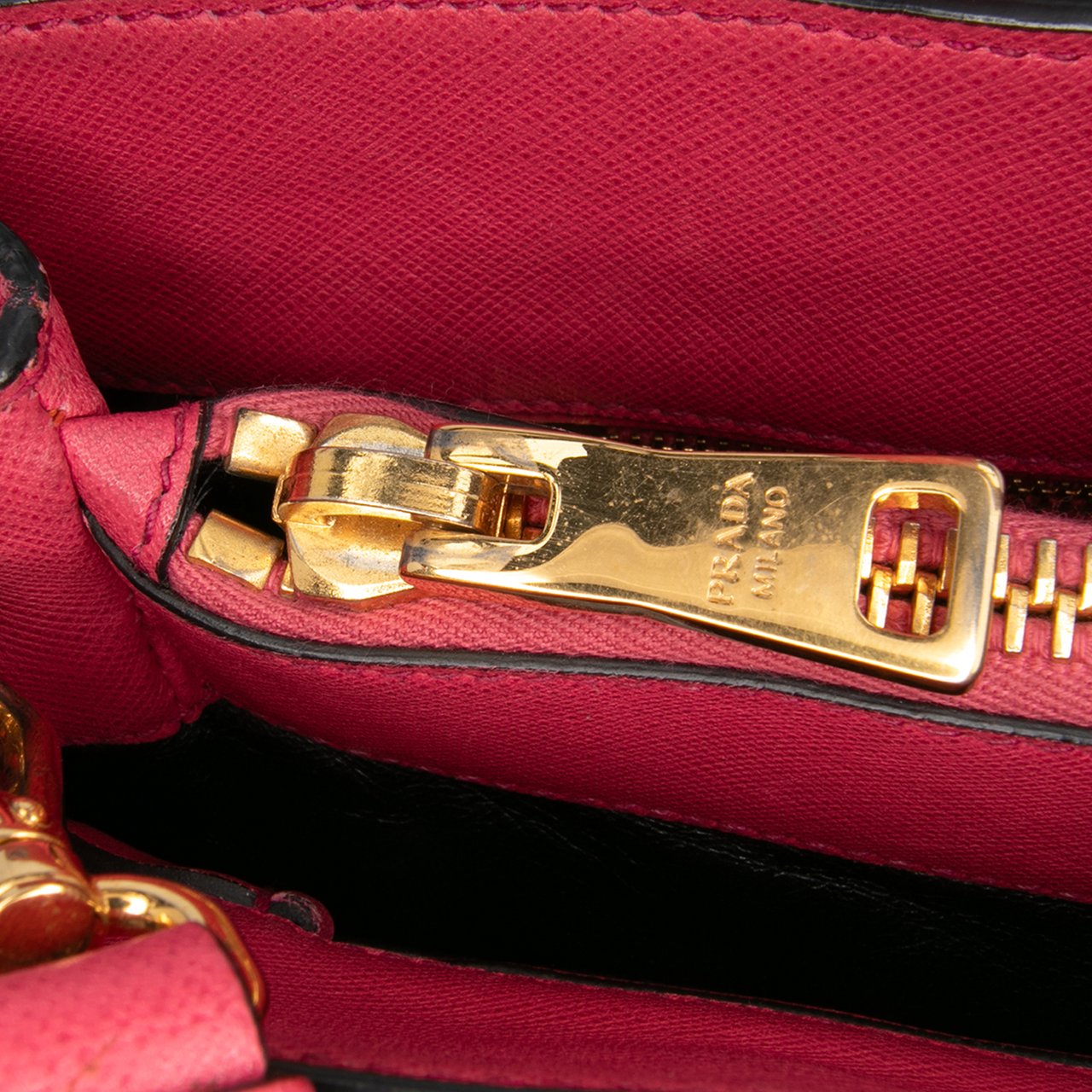Prada Saffiano Soft Triple Pocket Tote Roze