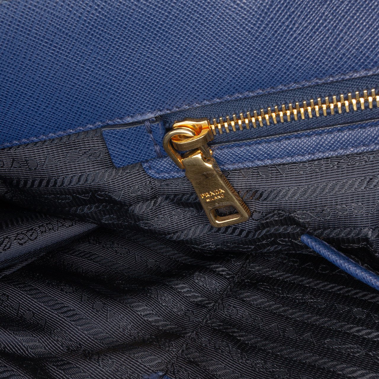 Prada Large Saffiano Lux Galleria Double Zip Satchel Blauw