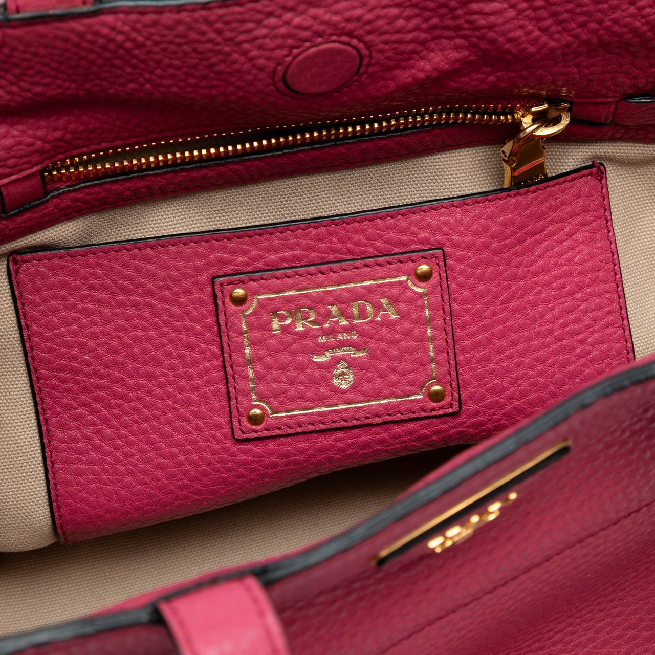 Prada Vitello Daino Tote Roze