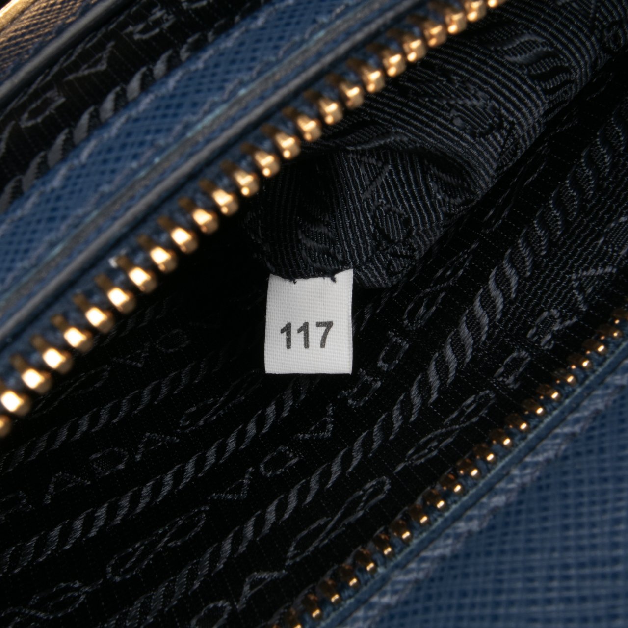 Prada Saffiano Lux Galleria Double Zip Front Pocket Satchel Blauw